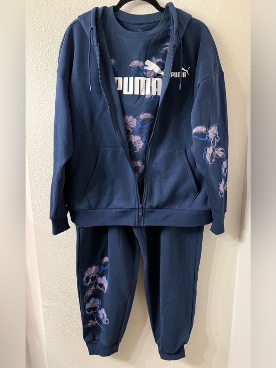 Puma Pants - Puma Essentials 3PC Set Floral Vibes Jogger in Navy, Size Large, NWOT